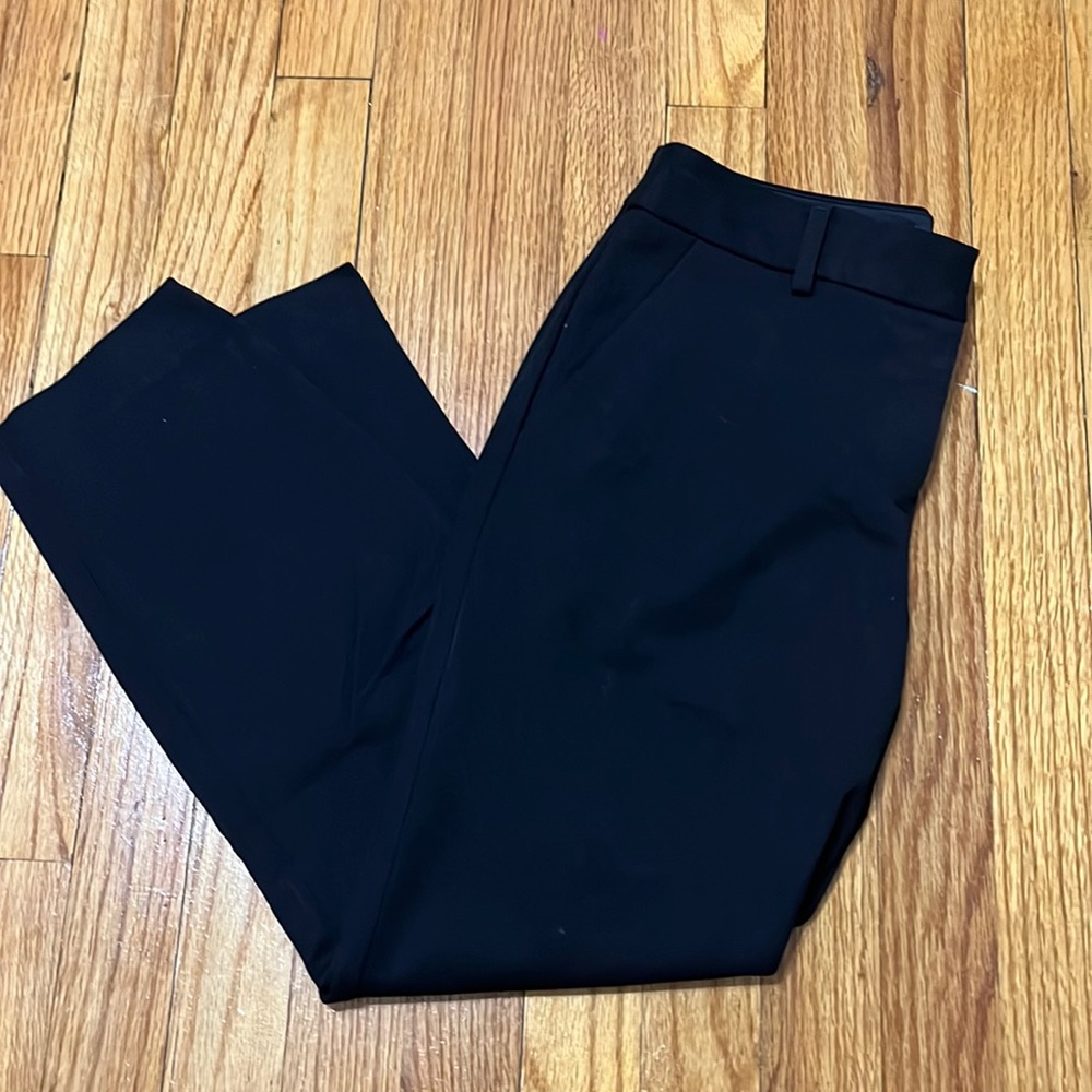 Women’s Express Black Columnist Ankle Mid Rise Pant.